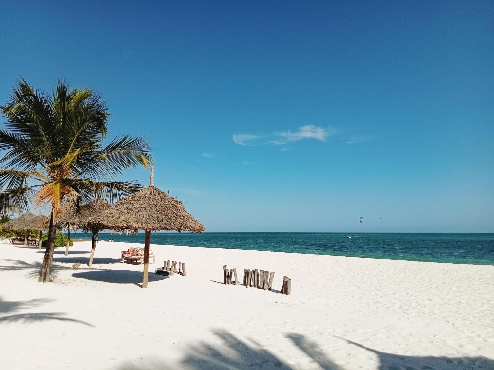 Shira House Bed & Breakfast Watamu Bagian luar foto