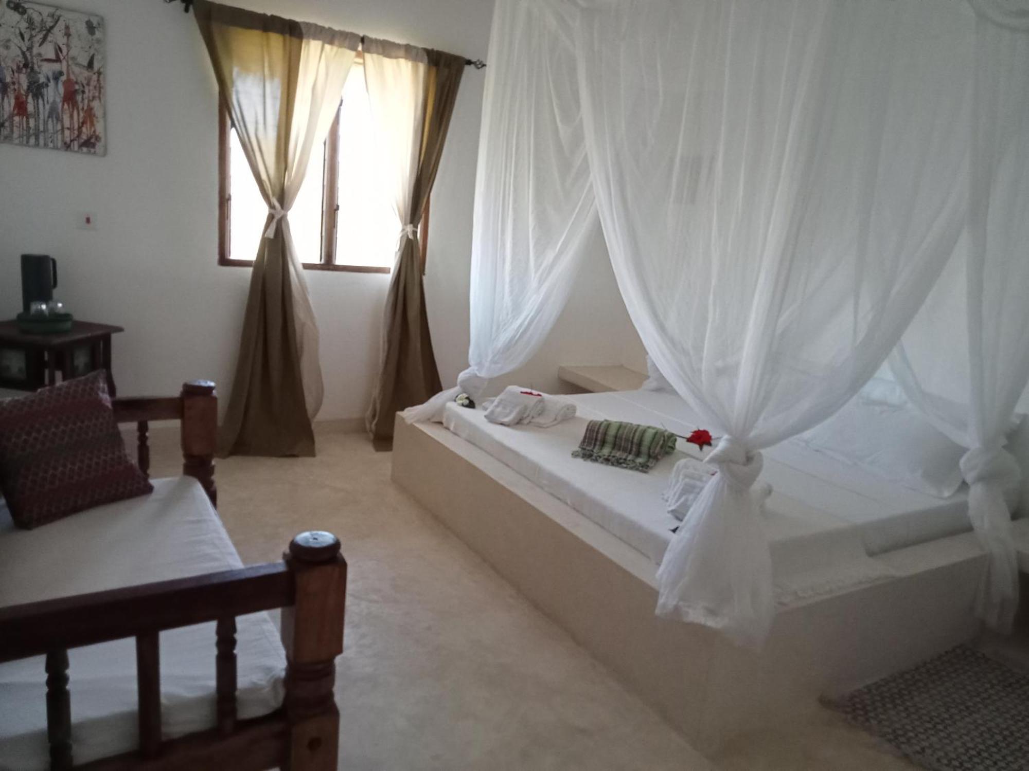 Shira House Bed & Breakfast Watamu Bagian luar foto